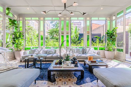 Apartment / Etagenwohnung in Barcelona, Provinz Barcelona