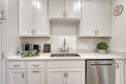 Luxury home in Palmer Lake, El Paso County