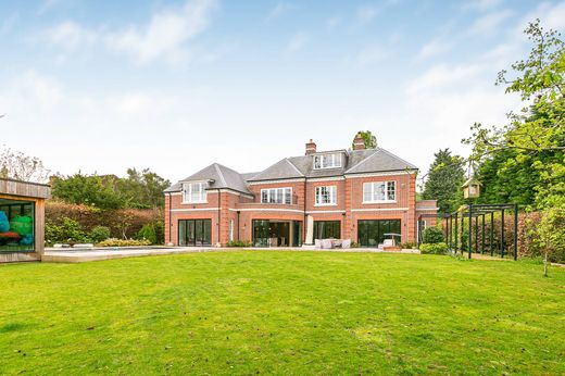 Vrijstaand huis in Oxshott, Surrey