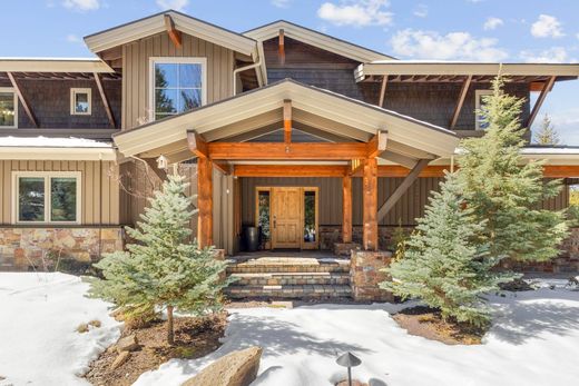 Luxury home in Sunriver, Deschutes County