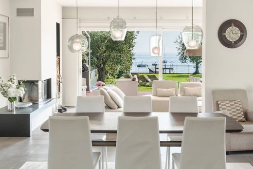 Villa in San Felice del Benaco, Provincia di Brescia