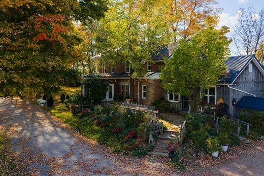 Country House in Caledon, Peel