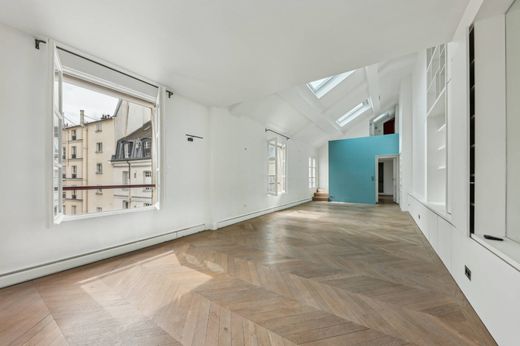Apartment in Saint-Germain, Odéon, Monnaie, Paris