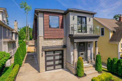 Detached House in Birmingham, Oakland County