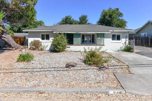 Detached House in American Canyon, Napa County