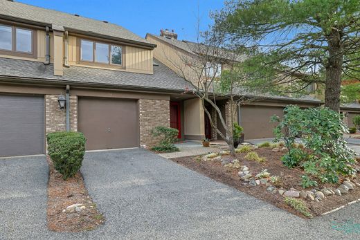 Townhouse in Mahwah, Bergen County