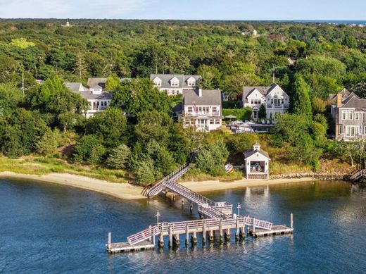 Detached House in West Dennis, Barnstable County