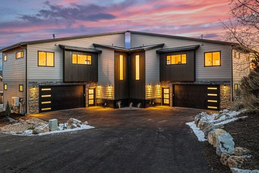 Townhouse in Bend, Deschutes County