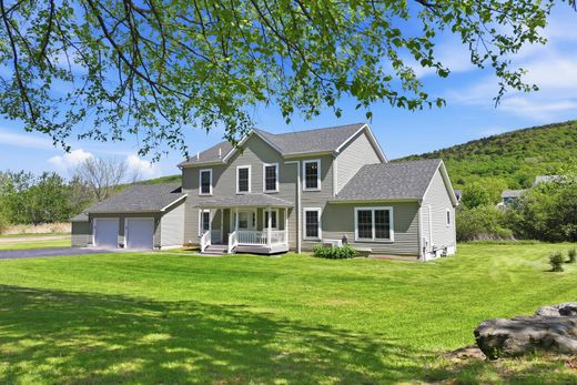 Luxury home in Saint Albans, Franklin County