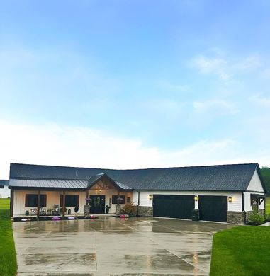 Detached House for sale in East Gull Lake