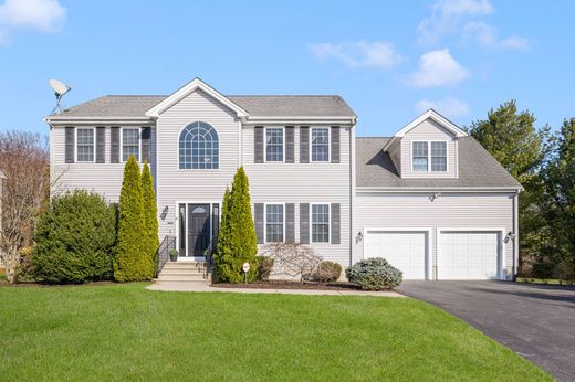 Detached House in Attleboro, Bristol County