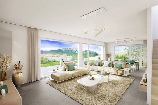 Detached House in Sion, Sion District