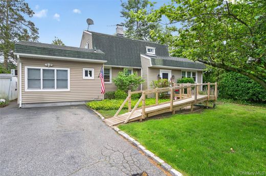 Einfamilienhaus in Carle Place, Nassau County