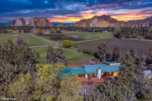 Luxury home in Terrebonne, Deschutes County
