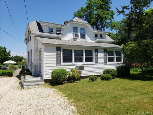 Detached House in Northport, Suffolk County
