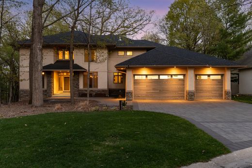 Detached House in Shorewood, Hennepin County