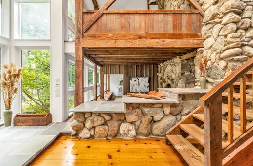 Detached House in Mattituck, Suffolk County