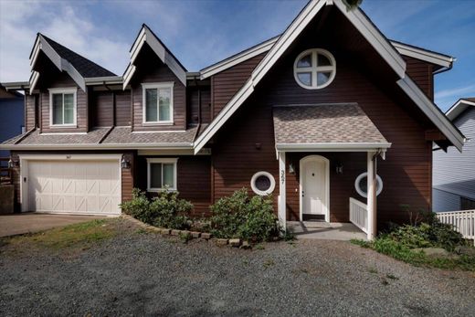 Luxury home in Rockaway Beach, Tillamook County