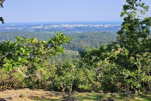 Grond in Millstream, Capital Regional District