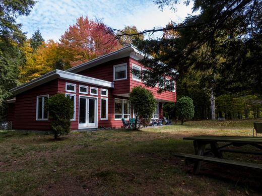 Maison individuelle à Cranberry Lake, Comté de Saint Lawrence