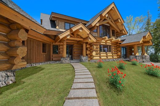 Luxury home in Presque Isle, Presque Isle County