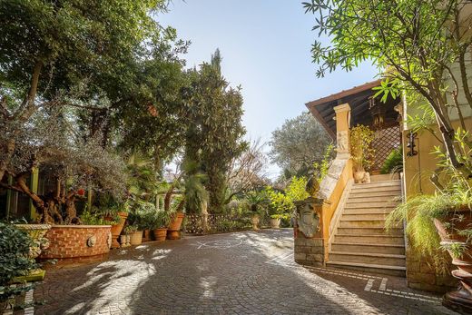Detached House in Rome, Latium