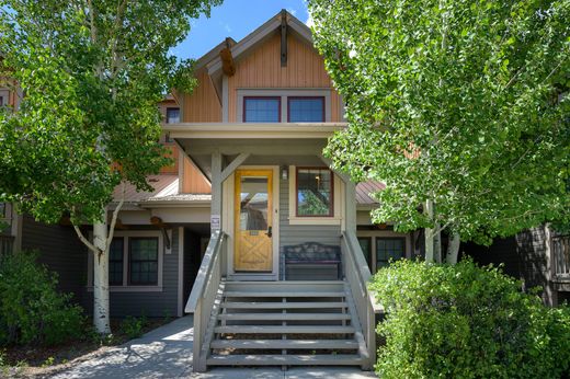 Maison de luxe à Granby, Comté de Grand