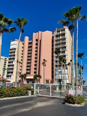 Fort Pierce, Saint Lucie Countyのアパートメント