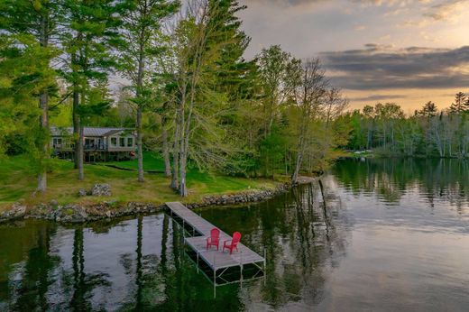 Detached House in Holden, Penobscot County