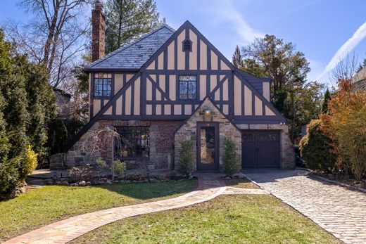 Detached House in Rockville Centre, Nassau County