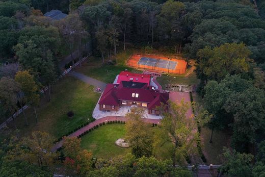 Detached House for sale in Saddle River