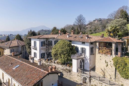 Villa zu verkaufen in Bergamo