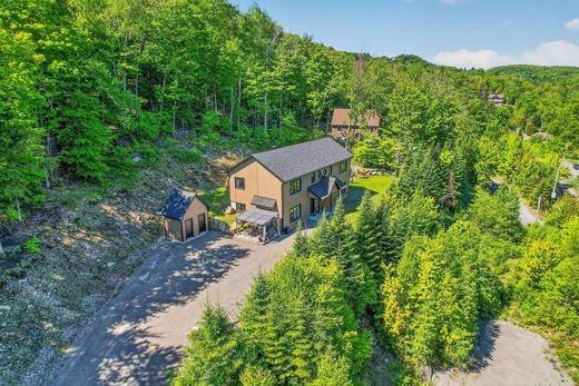 Duplex in Saint-Sauveur, Laurentides