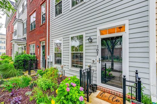 Townhouse for rent per month in Baltimore