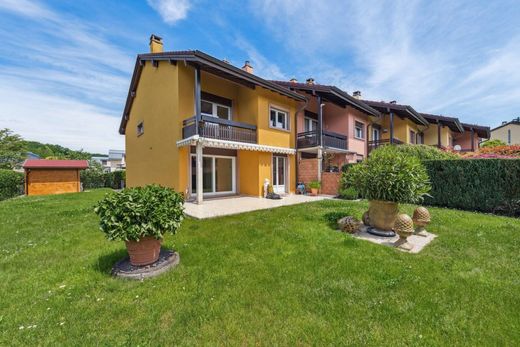 Detached House in Crissier, Ouest Lausannois District