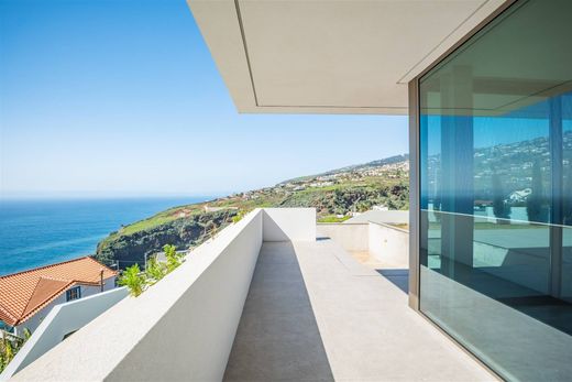 Einfamilienhaus in Calheta, Madeira