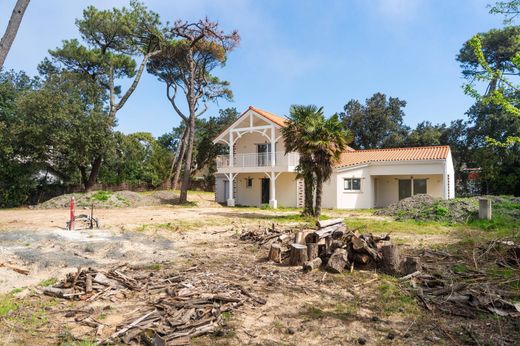 بيت مستقل ﻓﻲ Saint-Sulpice-de-Royan, شارنت البحرية