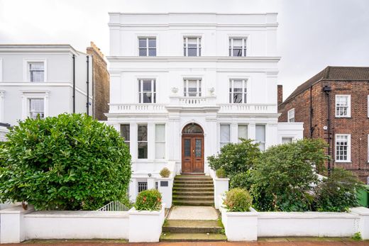 Detached House in London, Greater London