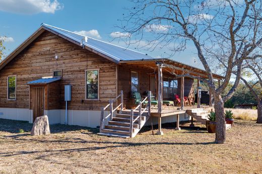 Country House in Fredericksburg, Gillespie County