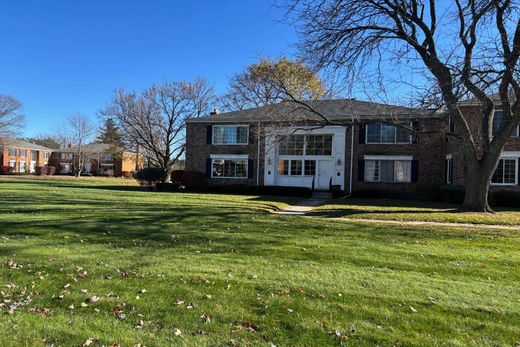 Apartment in Bloomfield Hills, Oakland County