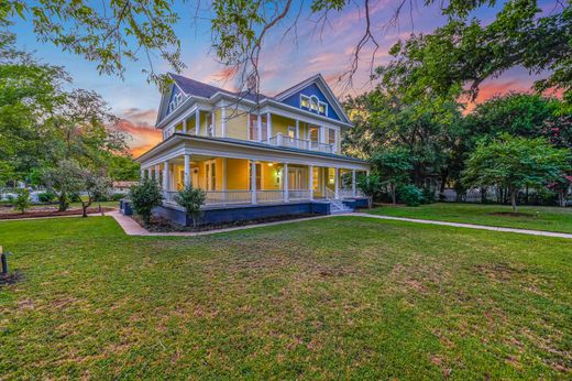 Vrijstaand huis in Bastrop, Bastrop County