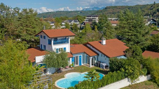 Thonon-les-Bains, Haute-Savoieの一戸建て住宅