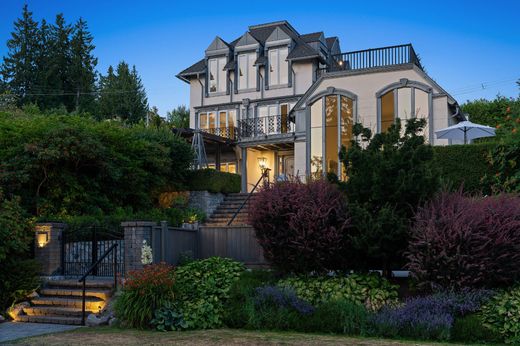 Detached House in North Vancouver, Metro Vancouver Regional District