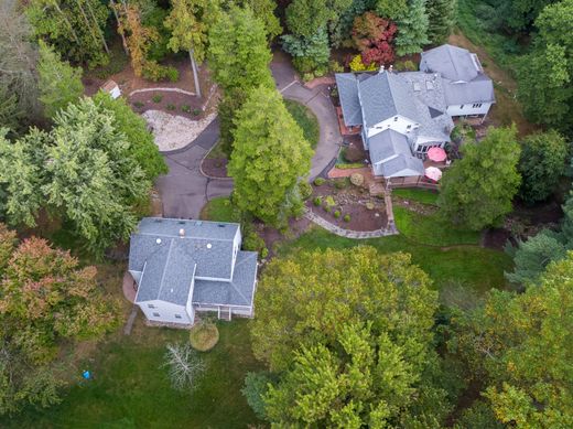 Detached House in North Haven, New Haven County