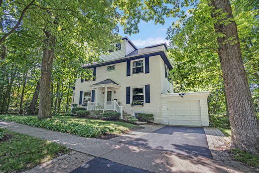 Detached House in Highland Park, Lake County