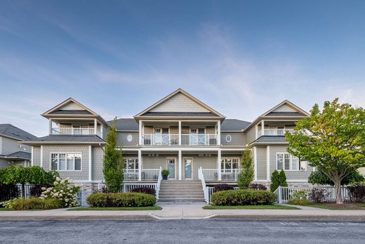 Apartment / Etagenwohnung in Collingwood, Ontario