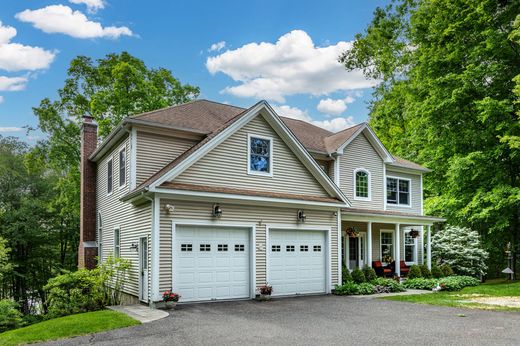 Detached House in New Milford, Litchfield County