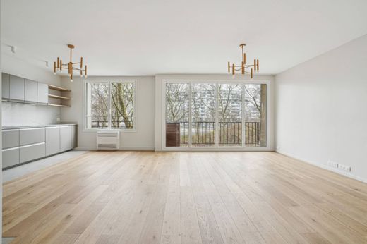 Apartment in Monceau, Courcelles, Ternes, Paris