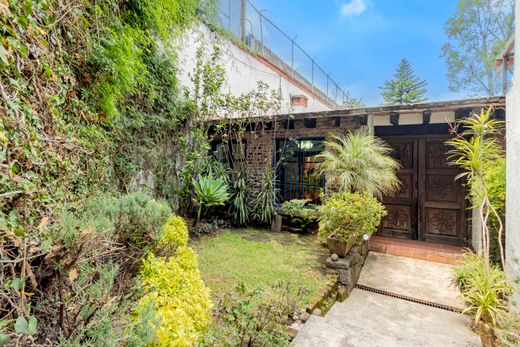 Detached House in Álvaro Obregón, Magdalena Contreras