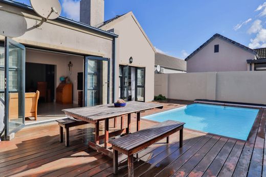 Частный Дом, Somerset West, City of Cape Town